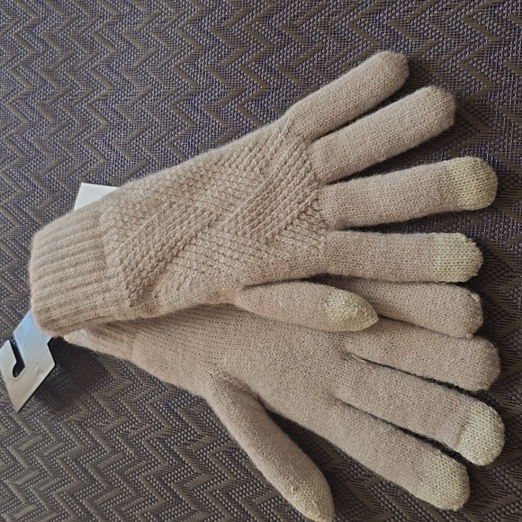 SONOMA BRAND WOMEN'S LINED GRAY WARM WINTER GLOVES ONE SIZE FITS MOST - Picture 3 of 8